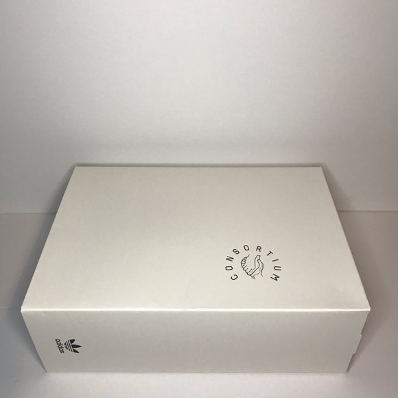 Adidas x Social Status Collab - Picture 2 of 9